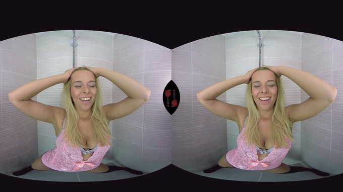 Nikki Dream Pissing Kinky VR Shower Striptease