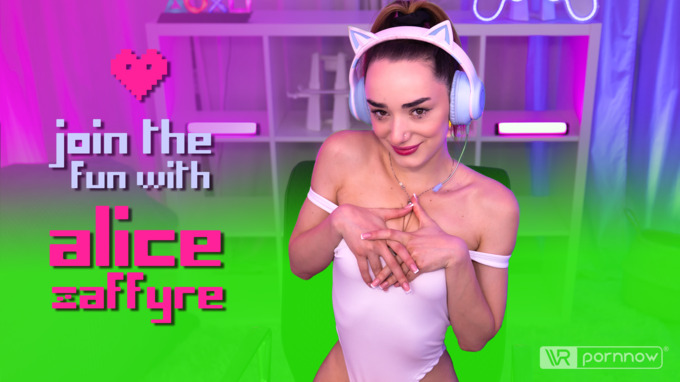 Erotic Gaming Session starring Alice Zaffyre (Passthrough)