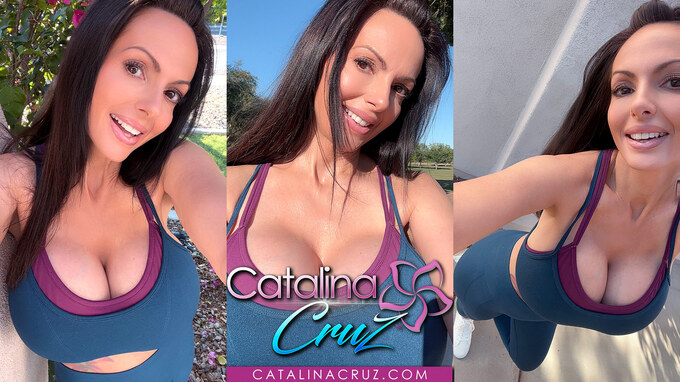 Catalina Cruz - Stretch N Tease